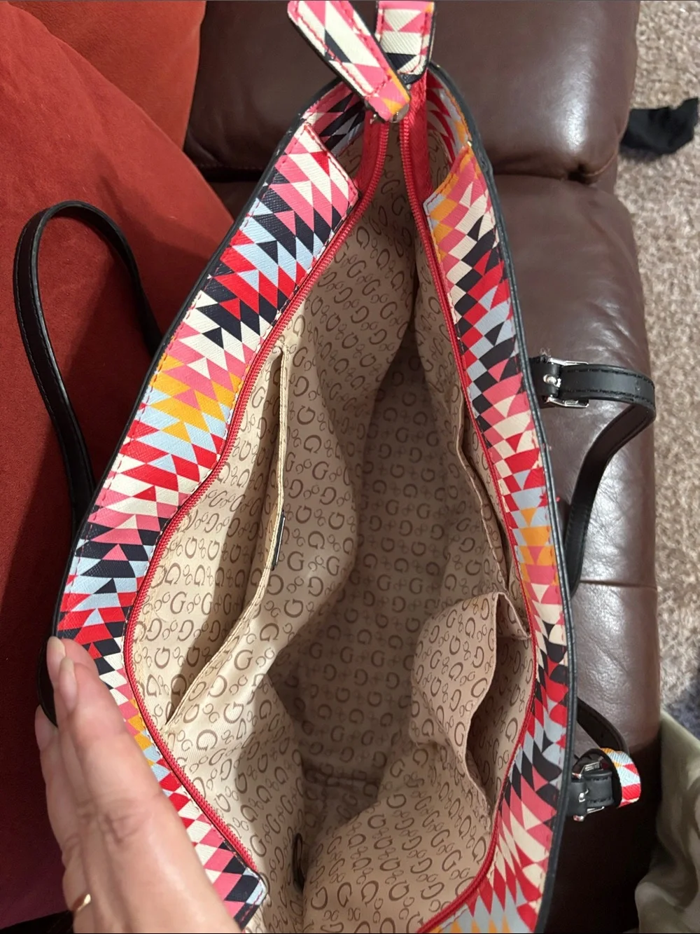 Guess bold tote